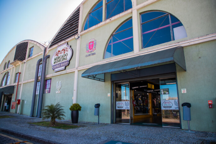 Mercado Municipal Capão Raso tem brincadeiras e shows no feriado de outubro