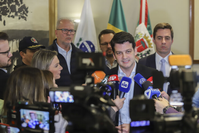 Curitiba amplia segurança nas escolas e creches com patrulha, câmeras e botões de pânico