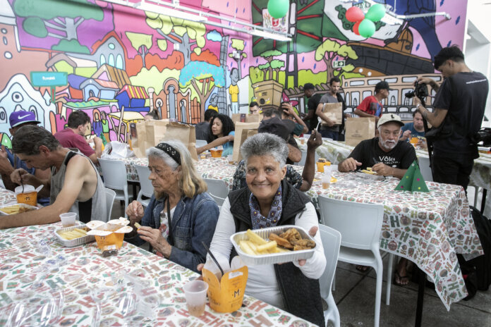 Curitiba expande rede de alimentação com hortas urbanas e restaurantes populares