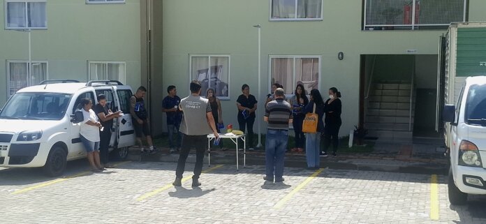 Moradores do Residencial Divino III aprendem a cuidar das casas novas em Curitiba