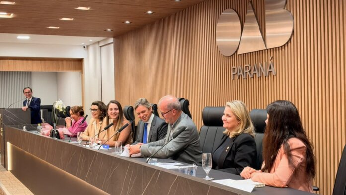 Curitiba e OAB Paraná levam aulas de direitos e cidadania nas escolas