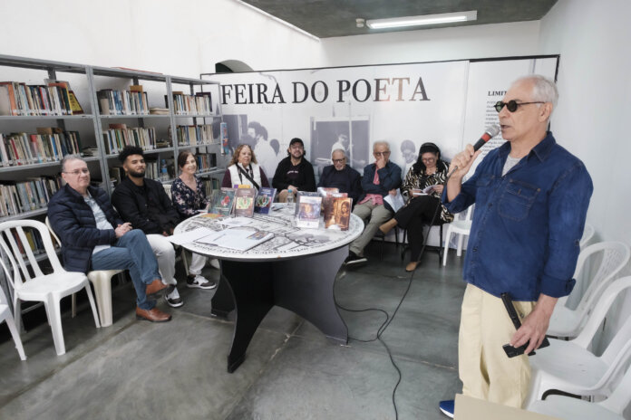 Feira do Poeta celebra 45 anos no Centro Histórico de Curitiba