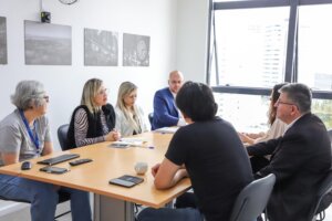 Servidores de Curitiba ganham aumento com Crescimento Horizontal 2026