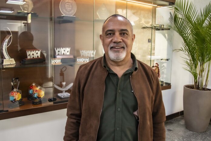 Servidor se aposenta após 43 anos na Prefeitura de Curitiba