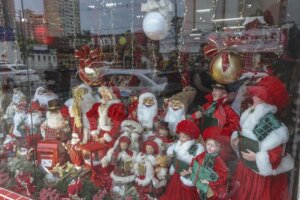 Centro de Curitiba recebe concurso de vitrines de Natal com R$ 35 mil em prêmios