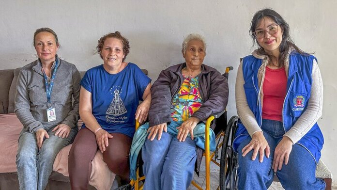 Curitiba dobra vagas e aumenta bolsa para idosos que vivem com a família