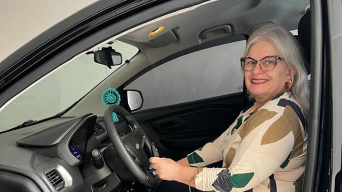 Pessoa com deficiência economiza até 30% na compra de carro zero