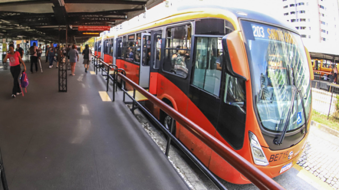 UFPR oferece 4.650 vagas em vestibular no domingo (1) em Curitiba