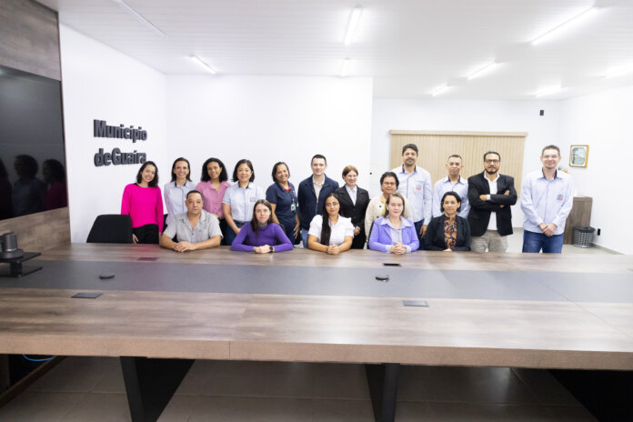 Guaíra empossa cinco servidores aprovados em concurso público
