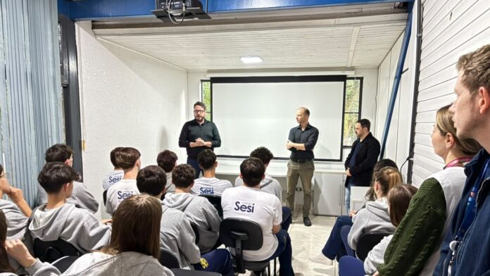 Trilha do Conhecimento leva tecnologia e inovação para 20 estudantes de Beltrão