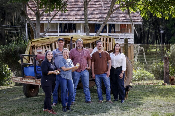Castro conhece programa de regularização de agroindústrias em Araucária