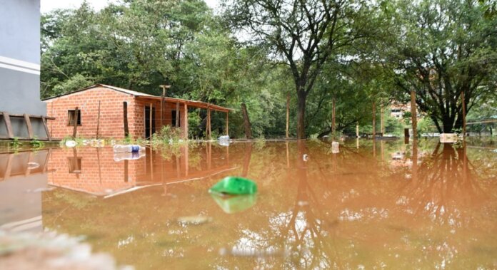 Rio Iguaçu dispara para 11,8 mil m³/s em Foz do Iguaçu, Defesa Civil alerta para cheia