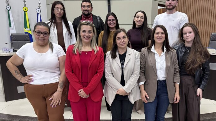 Câmara de Guarapuava recebe estudantes de Administração para conhecer processo legislativo