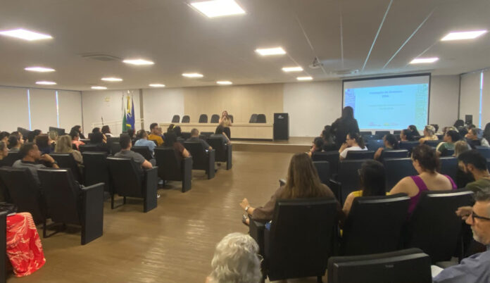 Umuarama prepara 73 candidatos a diretor em processo de seleção nas escolas