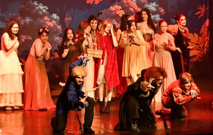 Musical 'Meia Noite' estreia no Centro Cultural de Umuarama para alunos da rede pública
