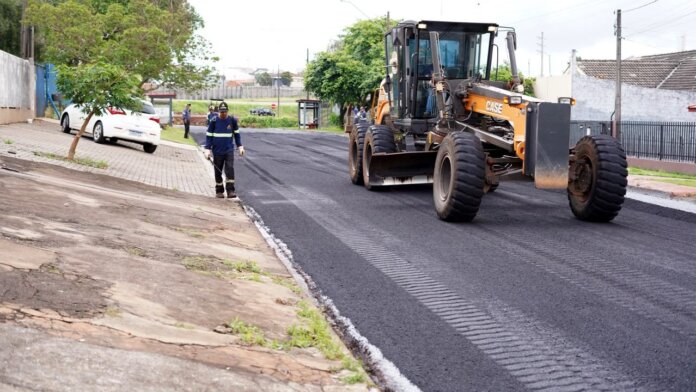 Cascavel retoma obras em ruas após chuvas; equipes atuam na zona rural e urbana