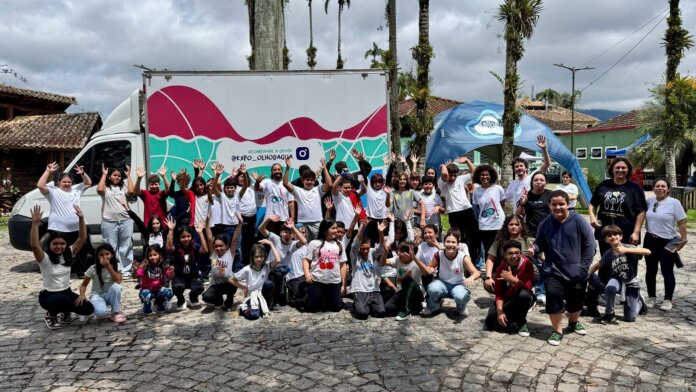 Morretes leva alunos a exposição sobre água com jogos e realidade virtual