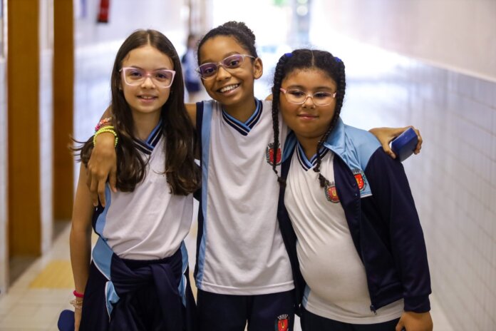 Maringá distribui 85 óculos a estudantes nesta sexta-feira