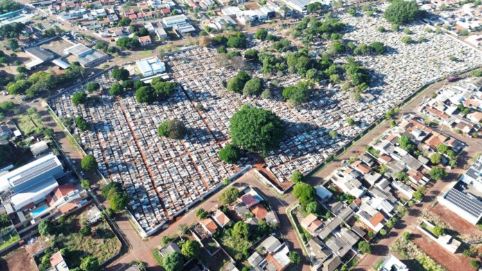 Campo Mourão reforça cuidados no Cemitério Municipal para o Dia de Finados