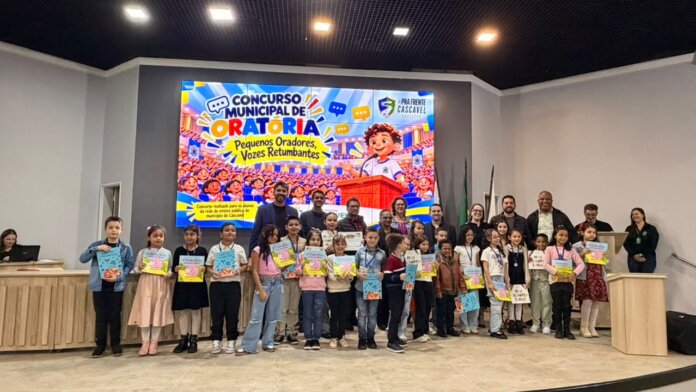 Cascavel realiza primeira final de concurso de oratória com 48 estudantes