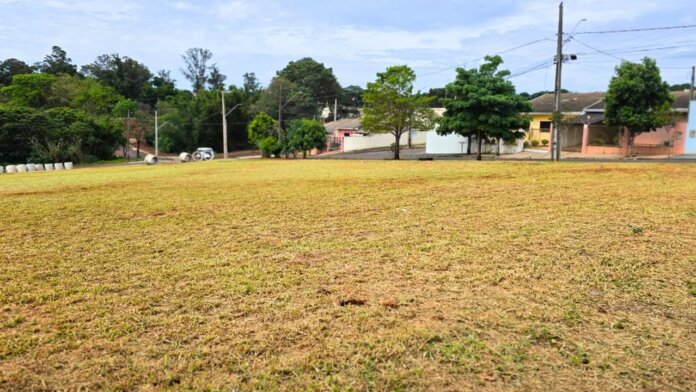 Rolândia faz limpeza e roçagem no Perazolo, Nobre e Jardim do Café