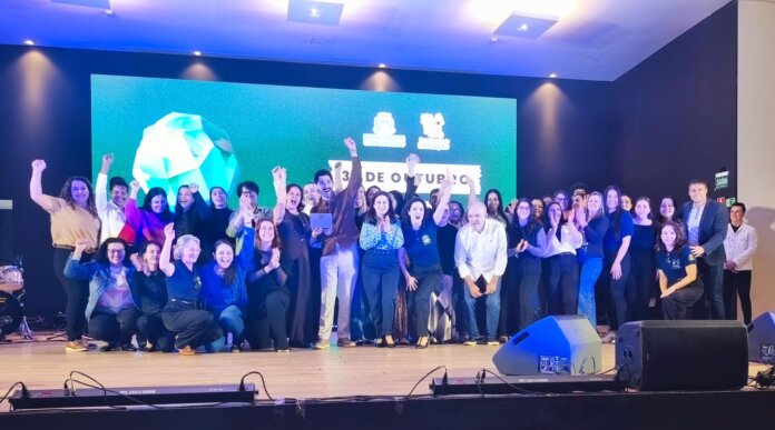 Campo Mourão premia escolas com melhor desempenho no IDEB e projetos inovadores