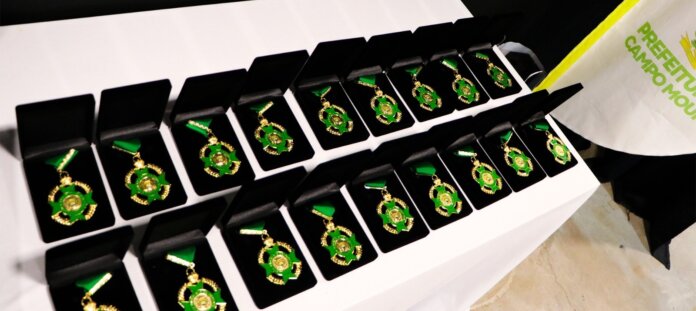 Campo Mourão homenageia 20 personalidades com Comenda da Ordem do Mérito