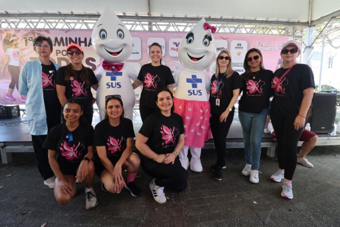 Pontal do Paraná reúne 300 pessoas em caminhada do Outubro Rosa