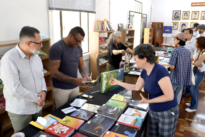 Londrina recebe 2º Encontro de Escritores e marca 75 anos da Biblioteca Pública