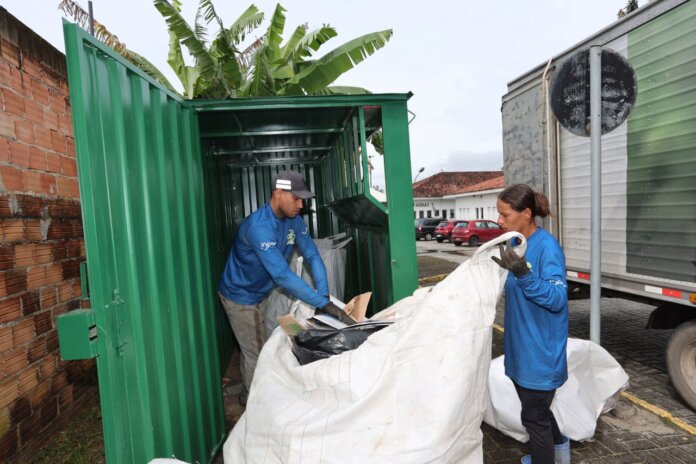 Pontal do Paraná coleta 12 toneladas de recicláveis em dois meses com 29 ecopontos