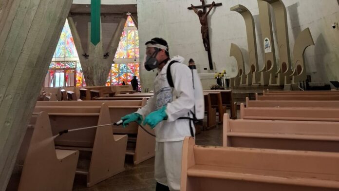 Maringá aplica inseticida na Catedral para combater dengue
