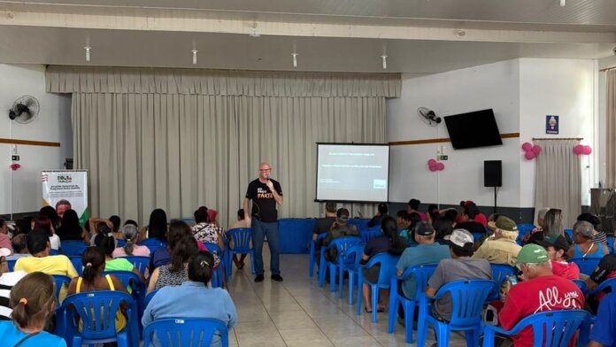Guaíra reúne beneficiários de programas sociais para palestra sobre educação financeira