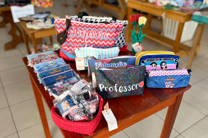 Dia dos Professores: artesãos de Londrina vendem presentes personalizados