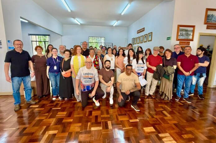 Encontro literário de Londrina reúne 490 pessoas e 30 palestras sobre publicação