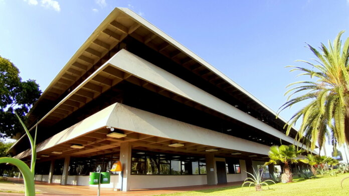 Londrina: confira o que funciona e o que fecha na segunda da Padroeira