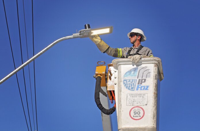 Foz do Iguaçu aprova 209 novos pontos de luz em quatro ruas