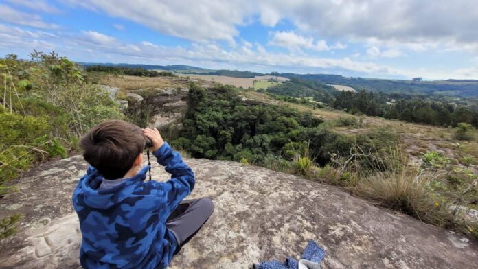 Furnas do Passo do Pupo oferecem meia-entrada para observação de aves em outubro