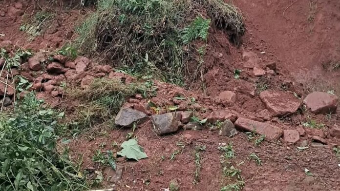 Chuva causa três deslizamentos em Francisco Beltrão, Defesa Civil monitora áreas