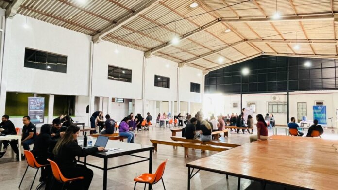Foz do Iguaçu oferece 200 vagas em mutirão de empregos no Jardim São Paulo