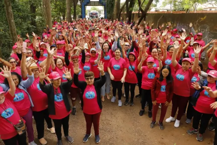 Caminhada ecológica reúne 400 idosos em Assis Chateaubriand