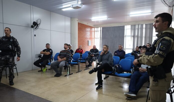 Agentes de Trânsito de Guarapuava aprendem primeiros socorros em situações de risco