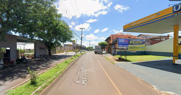 Avenida Dom Pedro fecha para retirada de cabos aéreos soltos nesta quinta