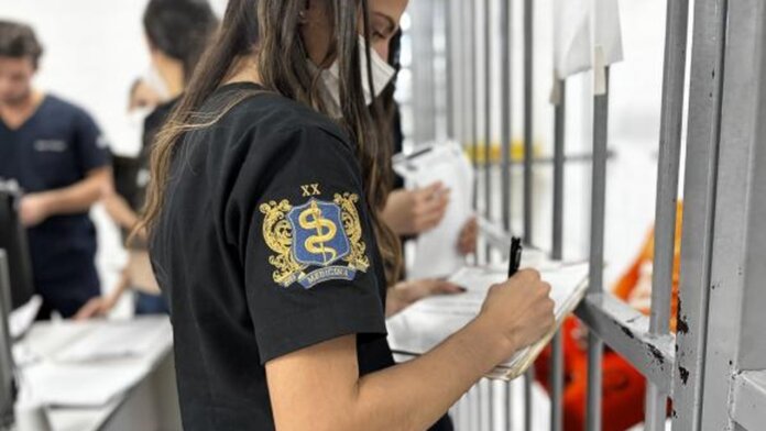 Casa de Custódia de Piraquara atende 100 presos em mutirão de saúde