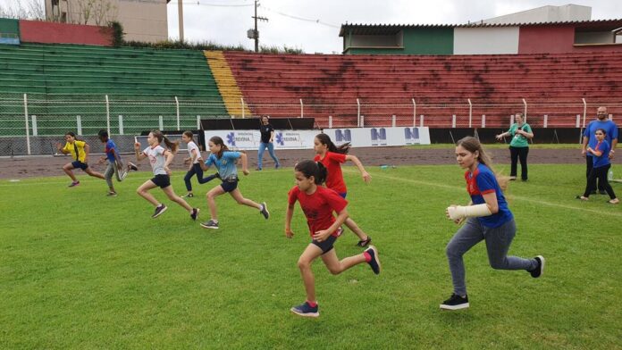 FeeToledo reúne 1.800 alunos de 36 escolas em festival esportivo