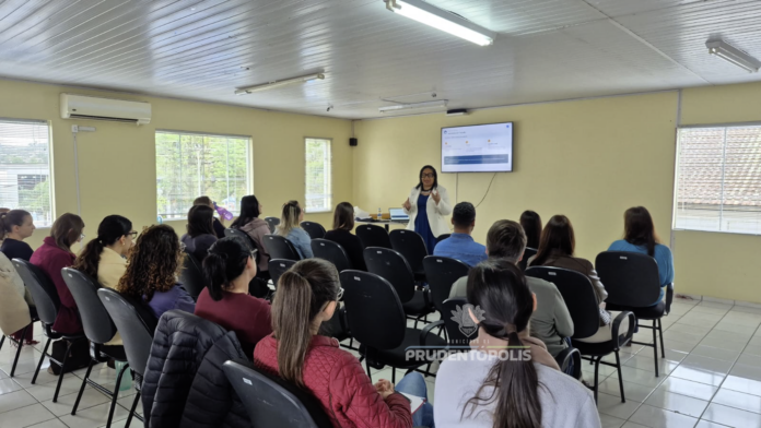 Prudentópolis treina 17 profissionais de assistência social em protocolo de atendimento