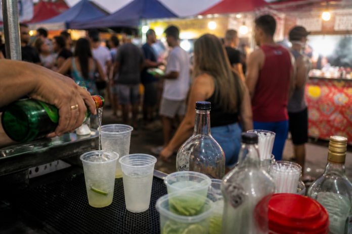 Expo Arapongas 2026 celebra 79 anos com música, gastronomia e entrada solidária