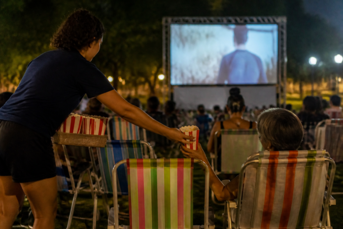Cine Passeia leva filme A Pequena Amélie aos bairros de Curitiba em outubro
