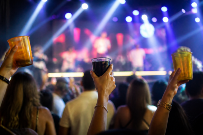 Réveillon 2027 na Ópera de Arame: festa com DJs, jantar e espumante em Curitiba