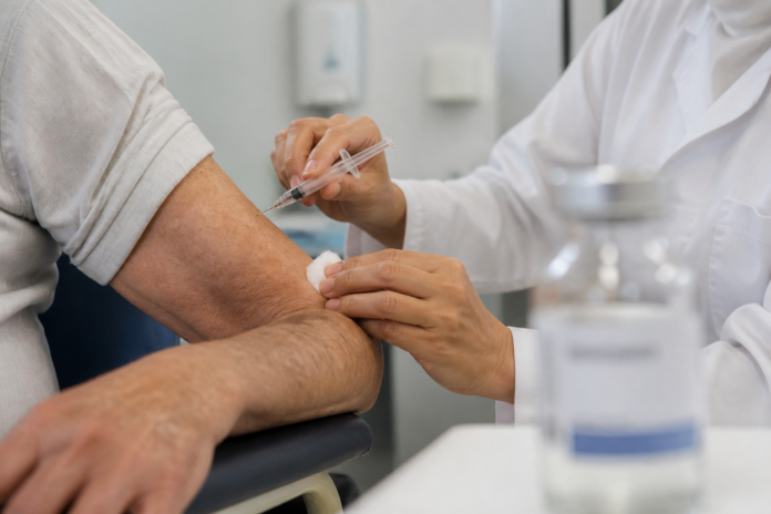 Pato Branco começa a vacinar idosos acima de 85 anos contra pneumonia e meningite