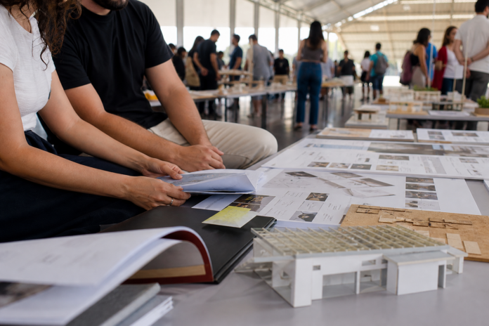 Colégio Roland apresenta Mostra do Conhecimento com projetos de IA e autores clássicos